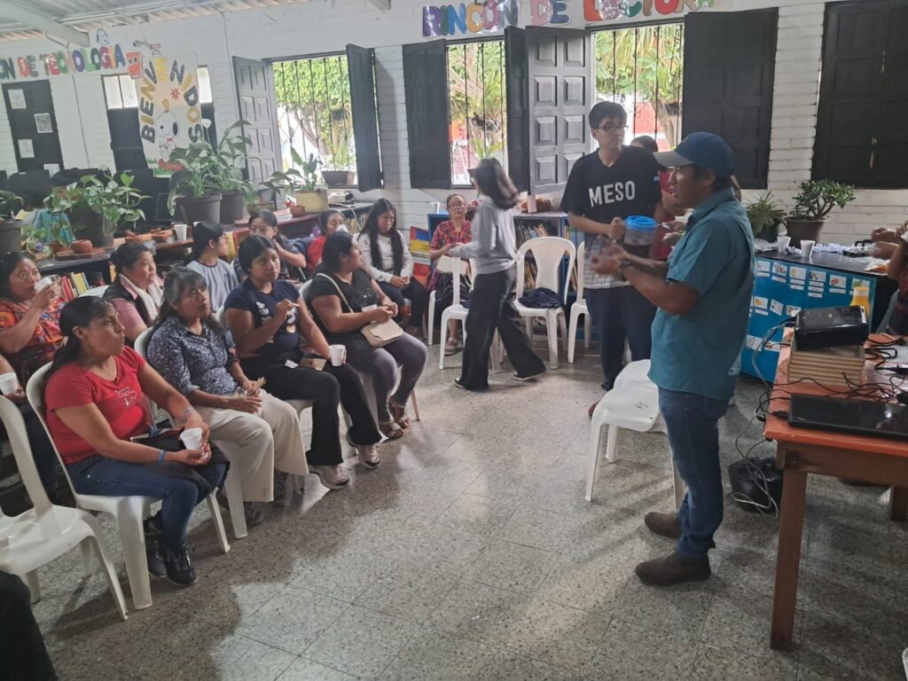 Charla a las madres de la comunidad del Tejar