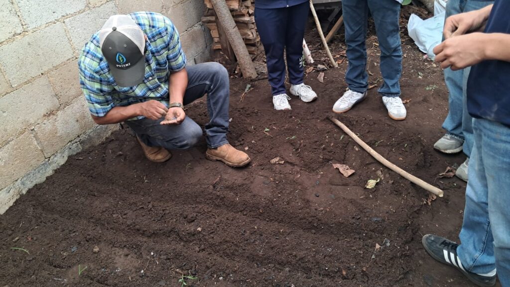Se puso en practica la siembra de Huertos